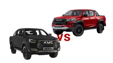 KMC T8 در برابر تویوتا هایلوکس؛ مقایسه پیکاپ‌های قدرتمند