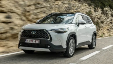 بررسی و مقایسه تویوتا کرولا کراس بنزینی و هیبریدی