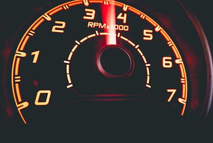 علت نوسان دور موتور خودرو؛ بررسی دلایل بالا و پایین شدن دور موتور