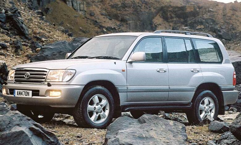 بررسی مشخصات فنی تویوتا لندکروزر اتاق 100