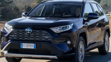 بررسی جامع  تویوتا راوفور هیبریدی به همراه مشخصات فنی و قیمت