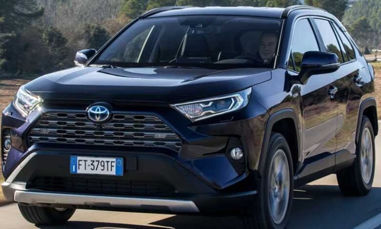 بررسی جامع  تویوتا راوفور هیبریدی به همراه مشخصات فنی و قیمت