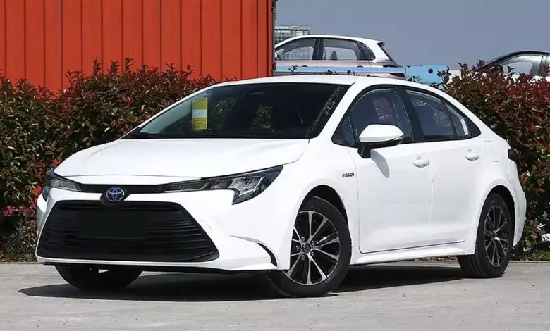 مقایسه جامع تویوتا لوین هیبرید 2023 و کرولا 2023 + قیمت مهر 1404