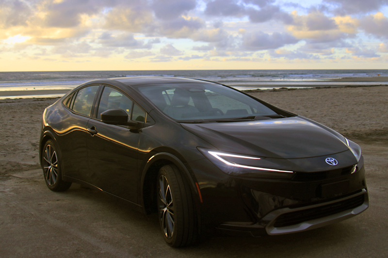 بررسی تویوتا پریوس 2024 | قیمت 1404