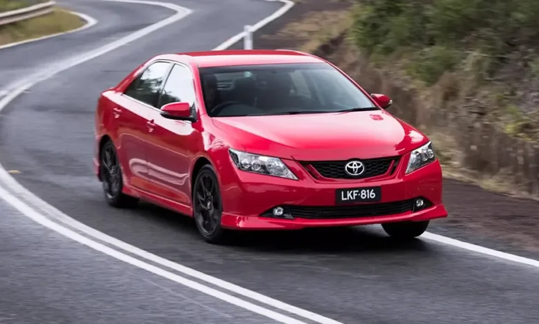 معرفی و بررسی کامل تویوتا آریون | قیمت و مشخصات فنی