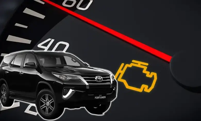 چراغ چک تویوتا فورچونر؛ 5 علت روشن شدن و روش‌های عیب‌یابی تخصصی