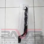 براکت چپ سپر عقب تویوتا لندکروزر 2008 تا 2012 - Image 2