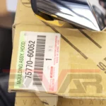 زه لبه کاپوت تویوتا پرادو سال 2015 - Image 3