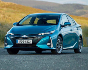 بررسی مشخصات فنی تویوتا پریوس هیبریدی | قیمت صفر، مزایا و معایب