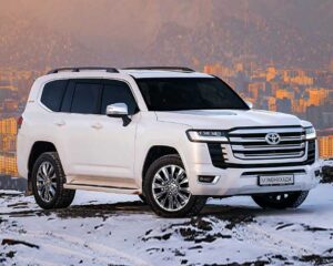 معرفی و بررسی کامل نسل‌های تویوتا لندکروزر | از سری 70 تا اتاق 300