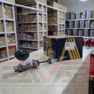 پمپ کلاچ بالا تویوتا لندکروزر وانت 1998 تا 2007 موتور 4500 برند AISIN
