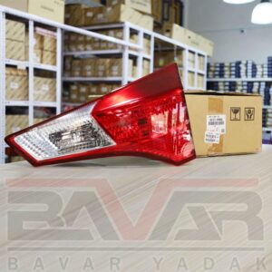 چراغ خطر راست روی صندوق تویوتا راوفور RAV4 سال 2013 تا 2015 برند اصلی GENUINE